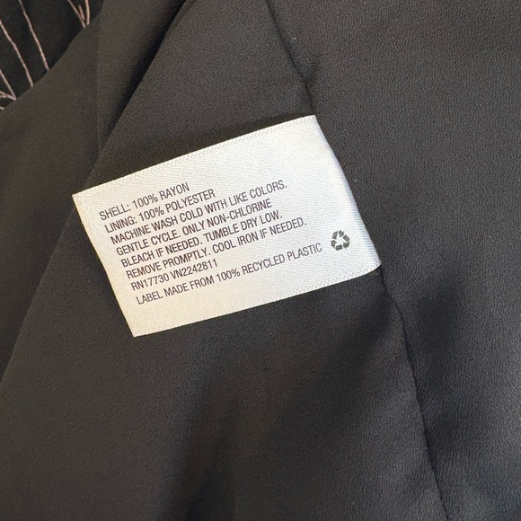 a new day Black Long Sleeve Dress with Leaf Design - Picture 4 of 4